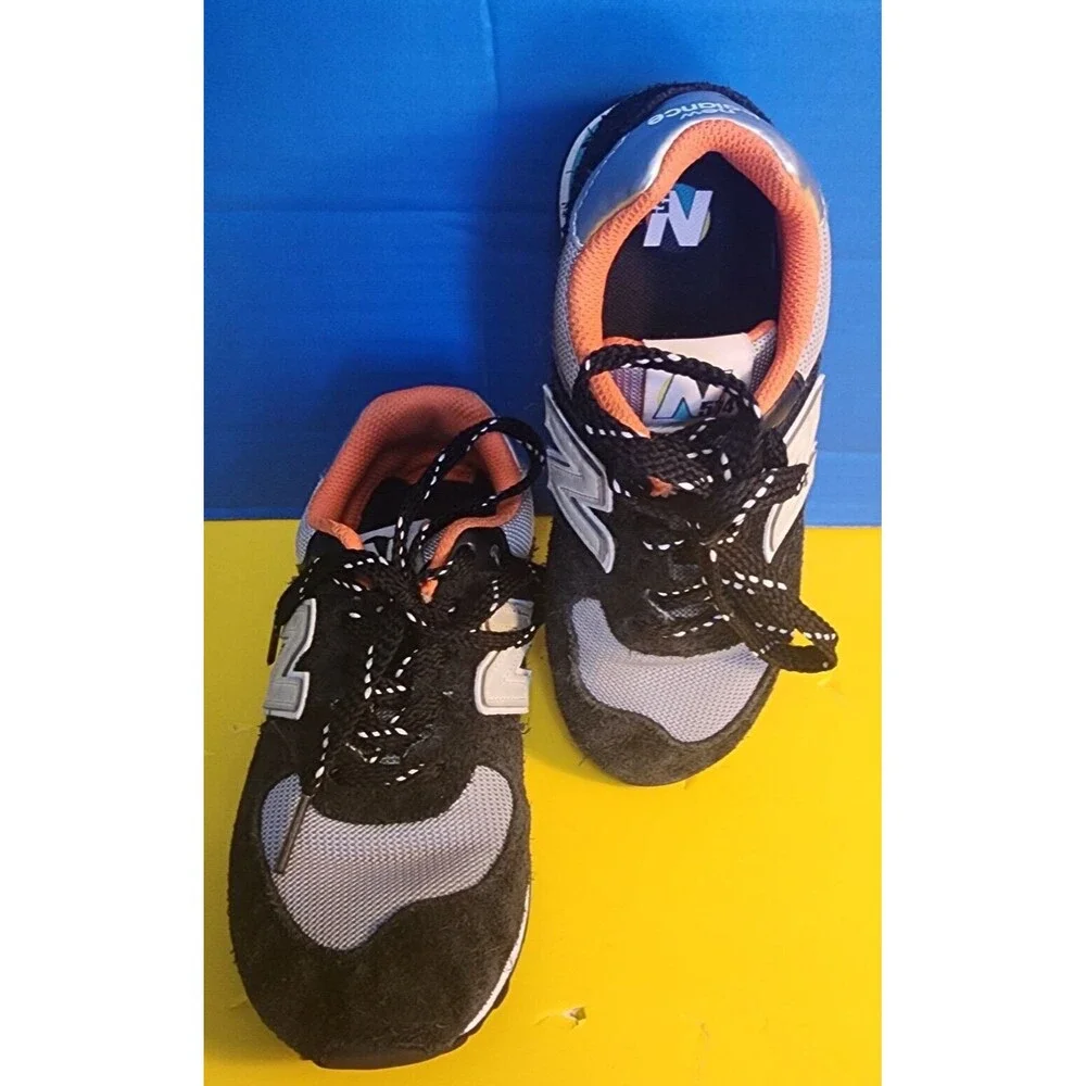 New Balance Model 574BB1 Low Top Multicolor Lace Up Boy Sneaker  Size  1.5
